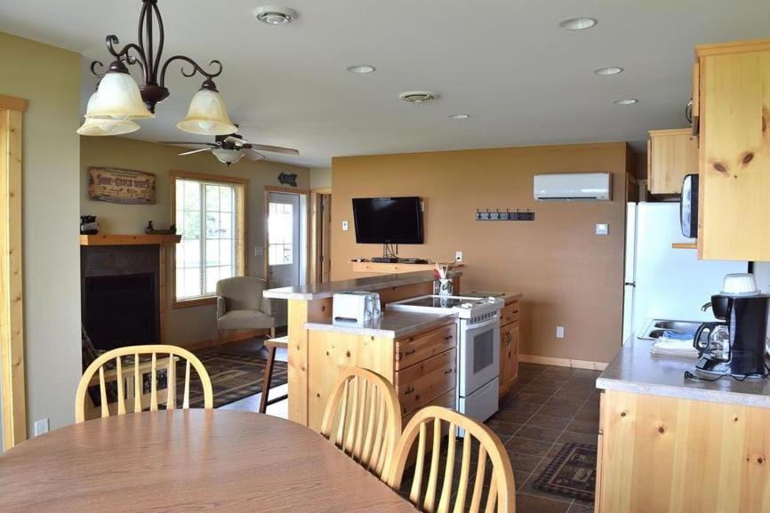 Canary Beach Resort Glenwood エクステリア 写真